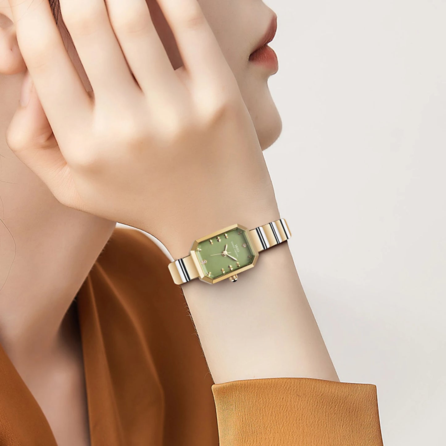 Elegant Women Quartz Watch