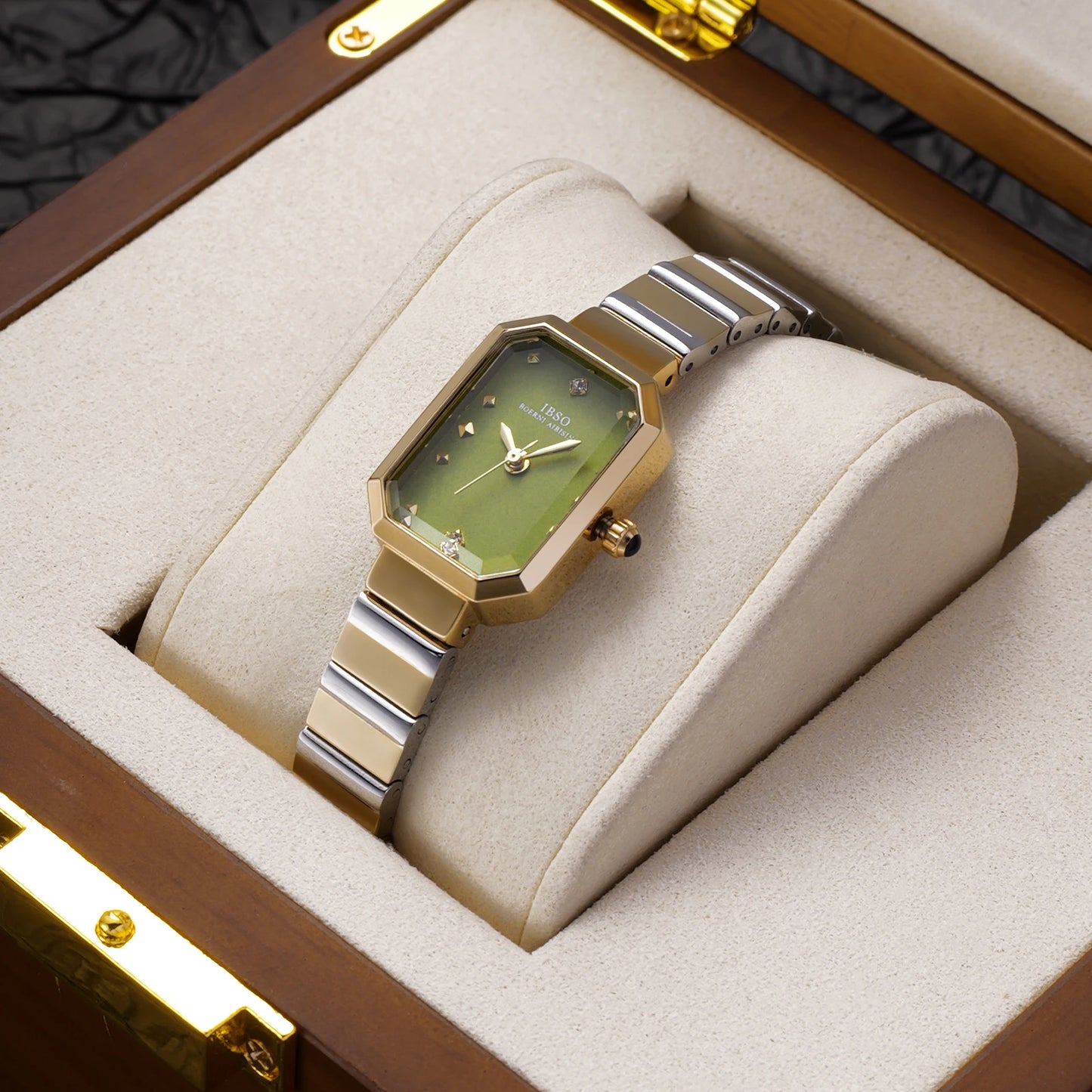 Elegant Women Quartz Watch
