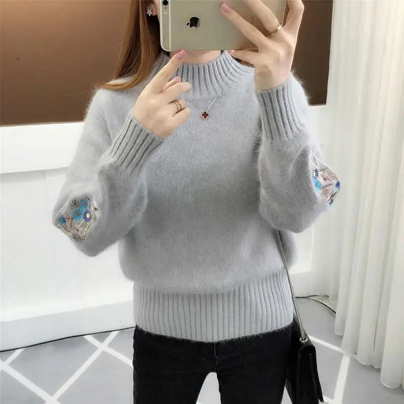 Embroidered Sleeve Knit Pullover