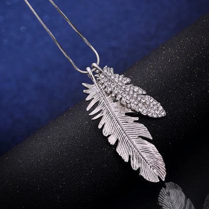 Women’s Long Pendant Necklace