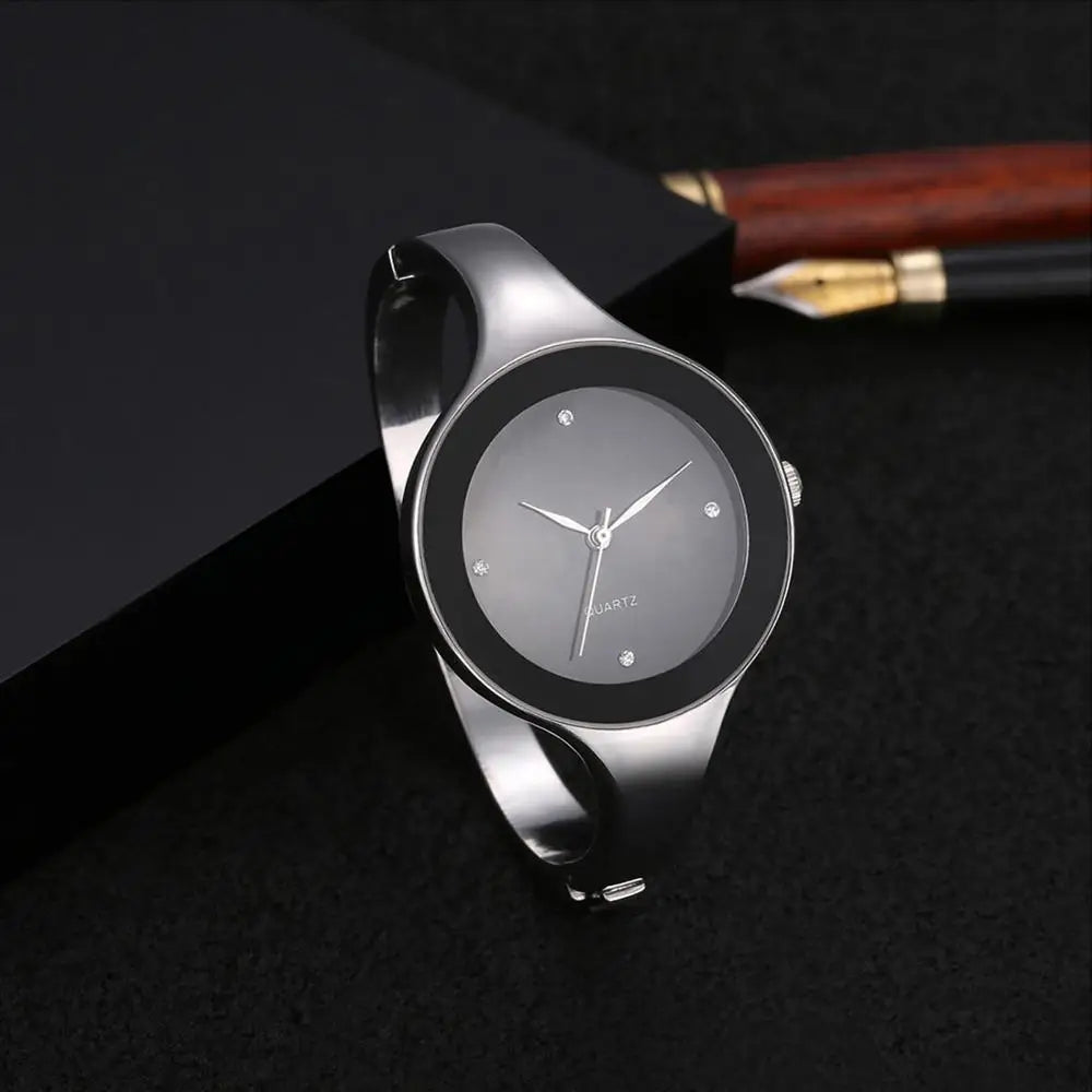 Women Quartz Bangle Watch