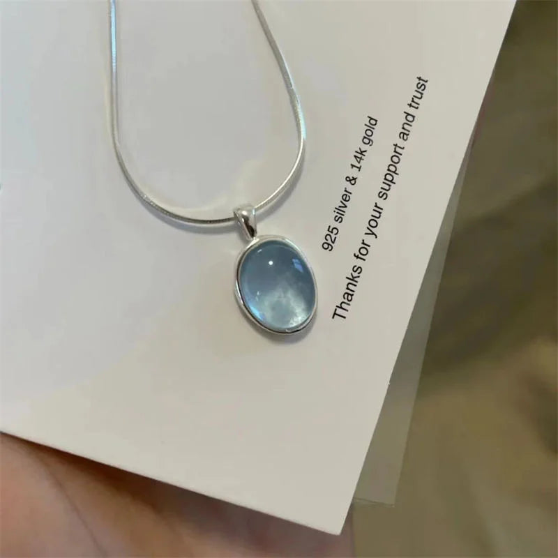 Retro Aquamarine Pendant Necklace