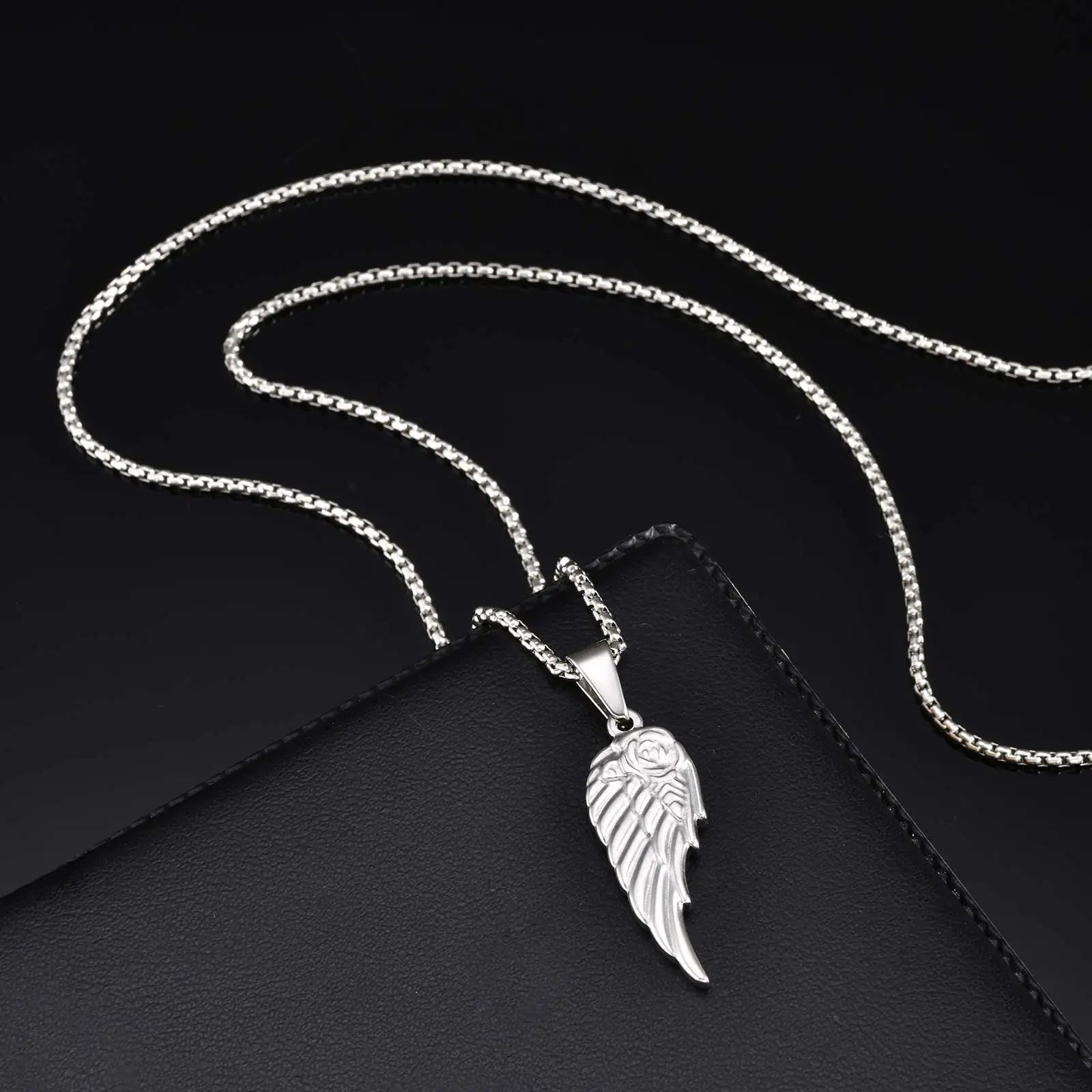 Prjewel Feather Pendant Necklace