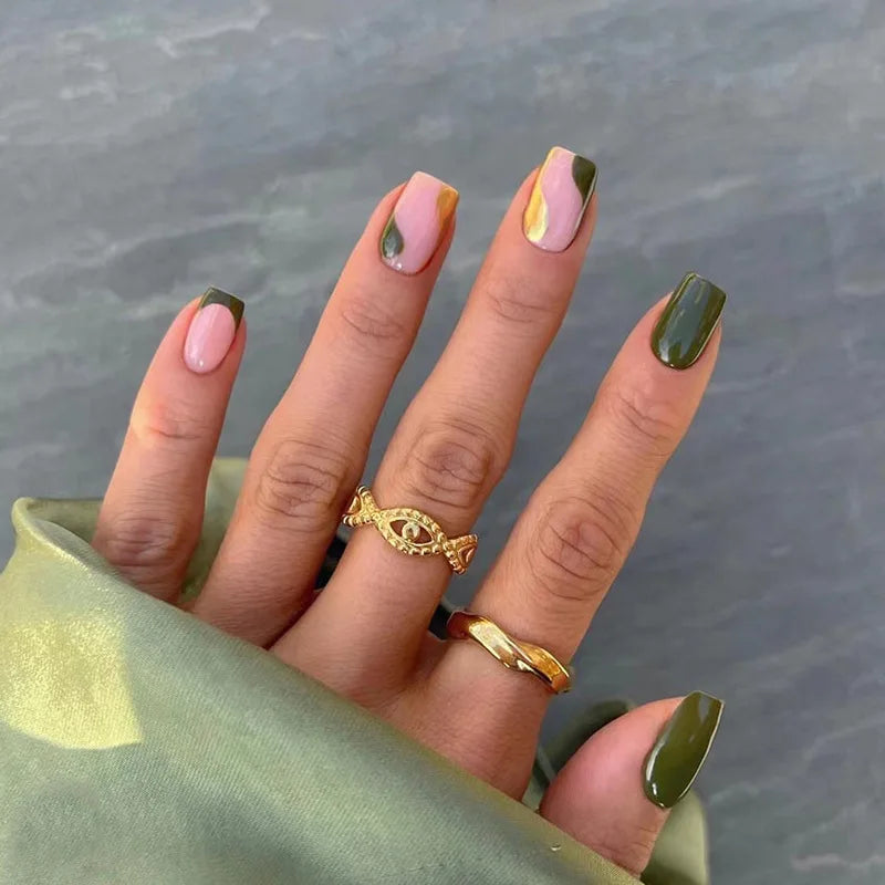 Gradient Wearing Fake Nails Long