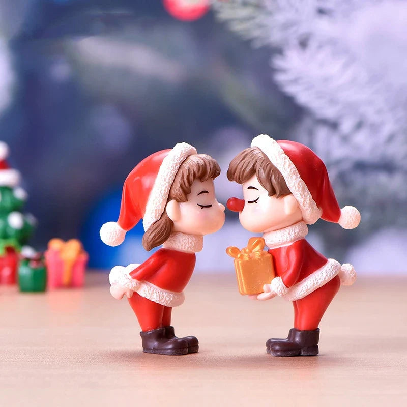 Mini Christmas Couple Statue