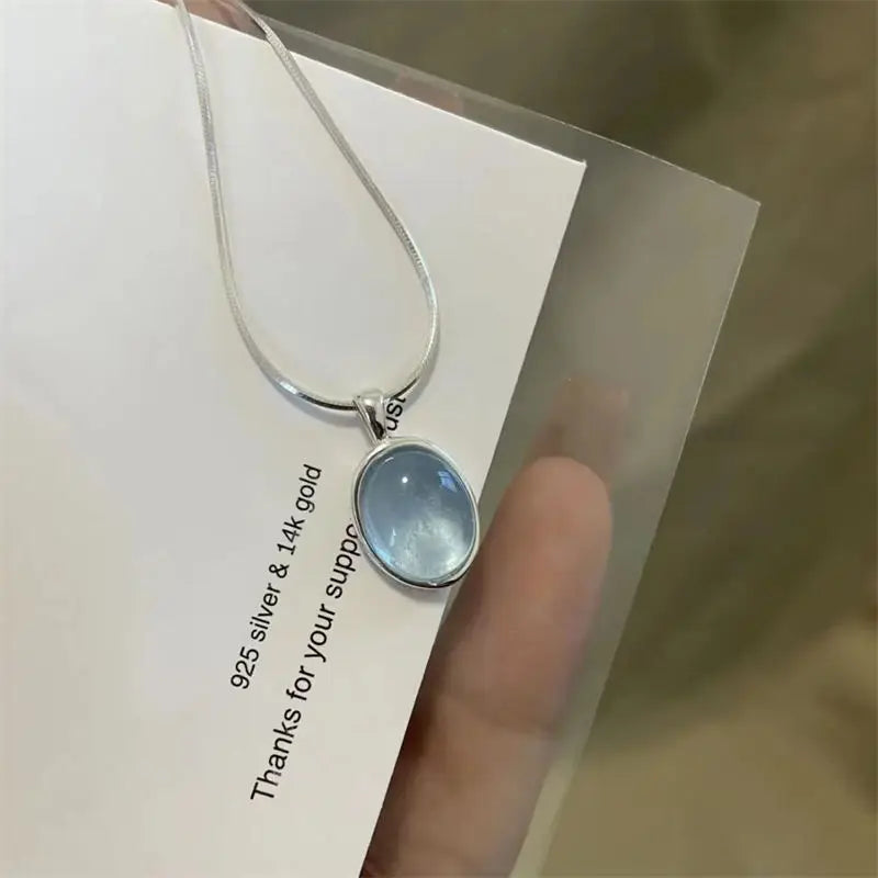 Retro Aquamarine Pendant Necklace