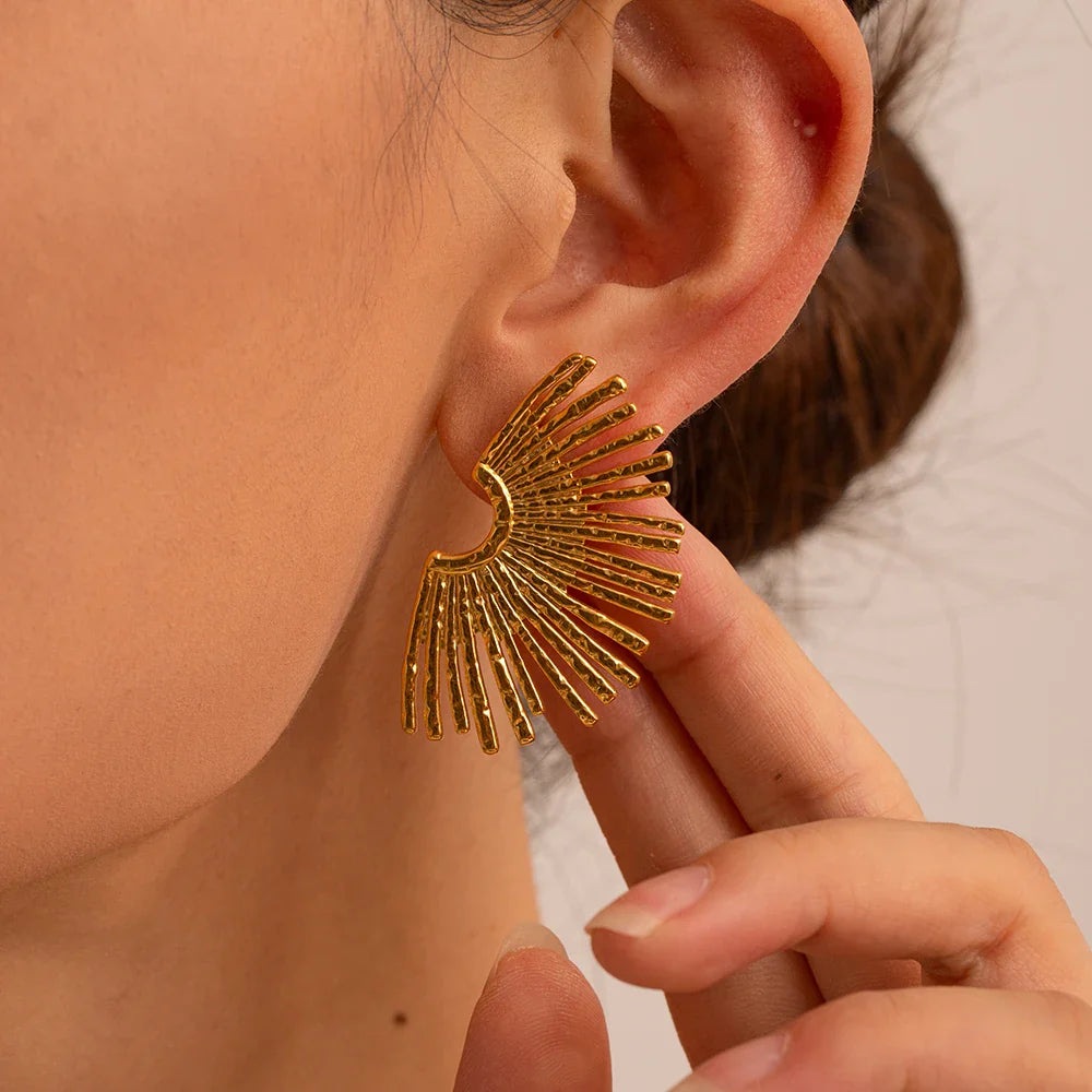 Hollow Gold Pendant Earrings