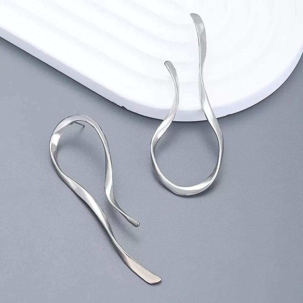 Exquisite Retro Design Earrings