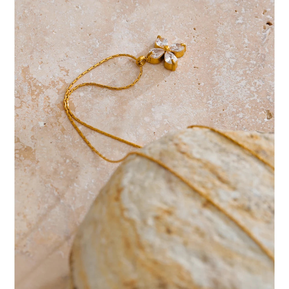 Flower Zircon Pendant Necklace