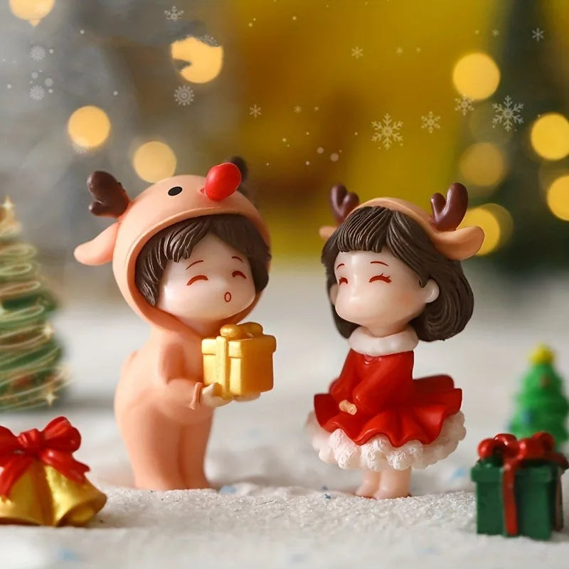 Mini Christmas Couple Statue
