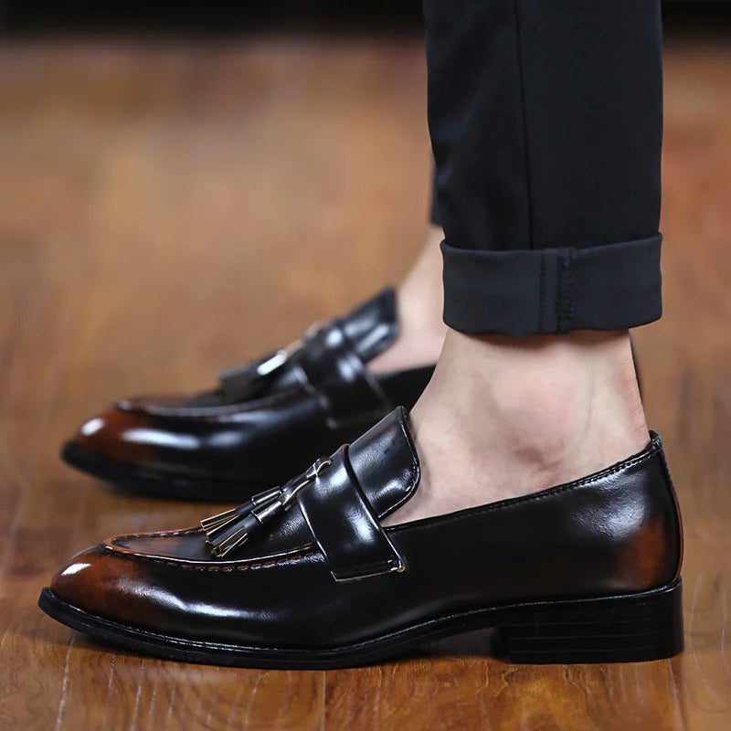 Pointed Fringe Leather Shoes