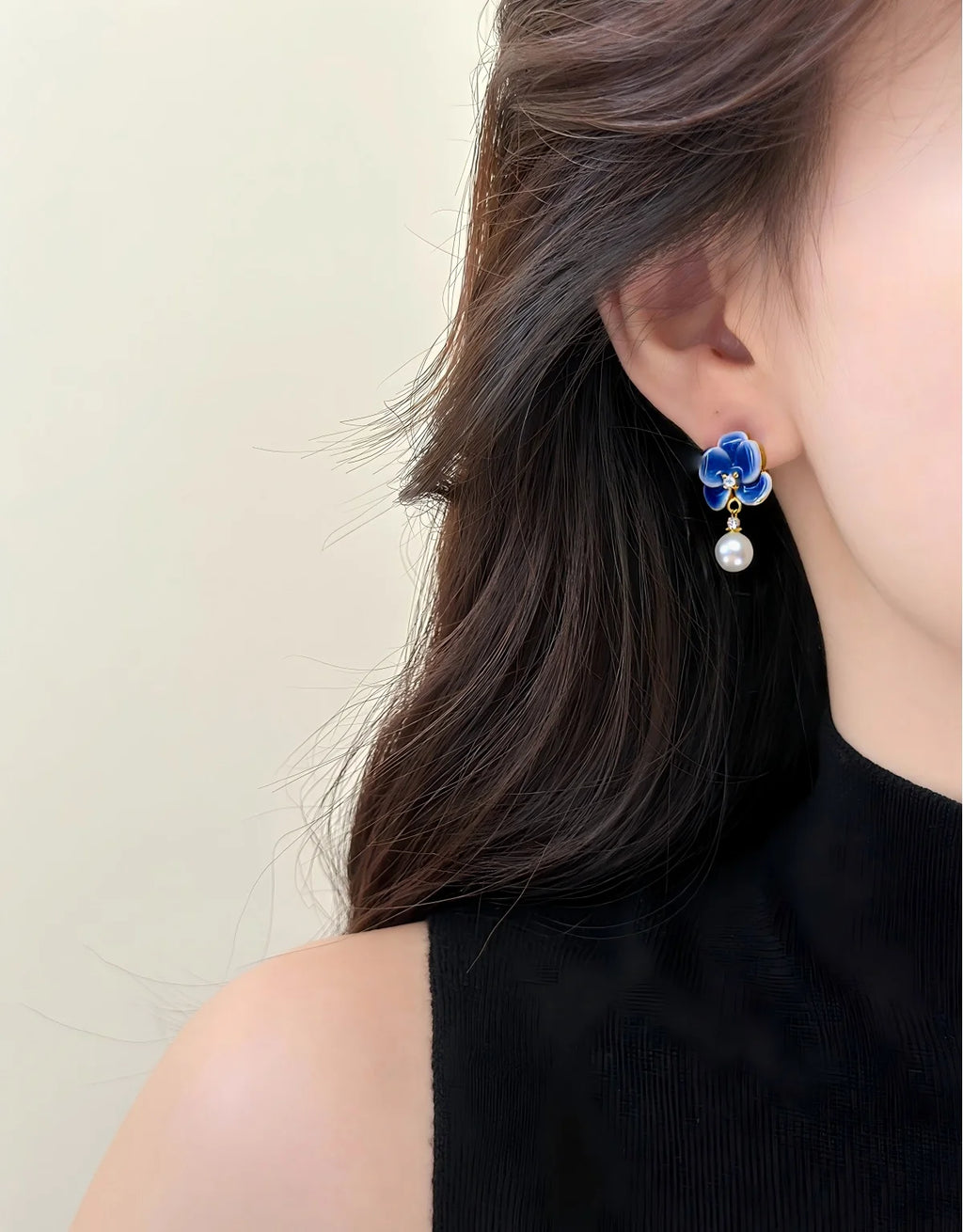 Pearl Plant Stud Earrings