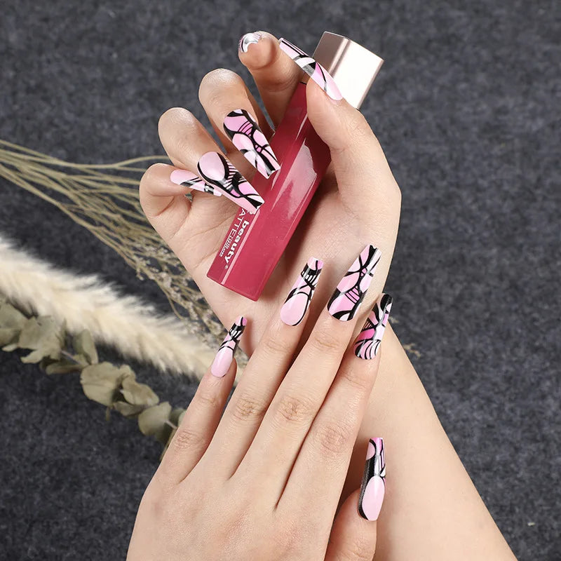 Gradient Wearing Fake Nails Long
