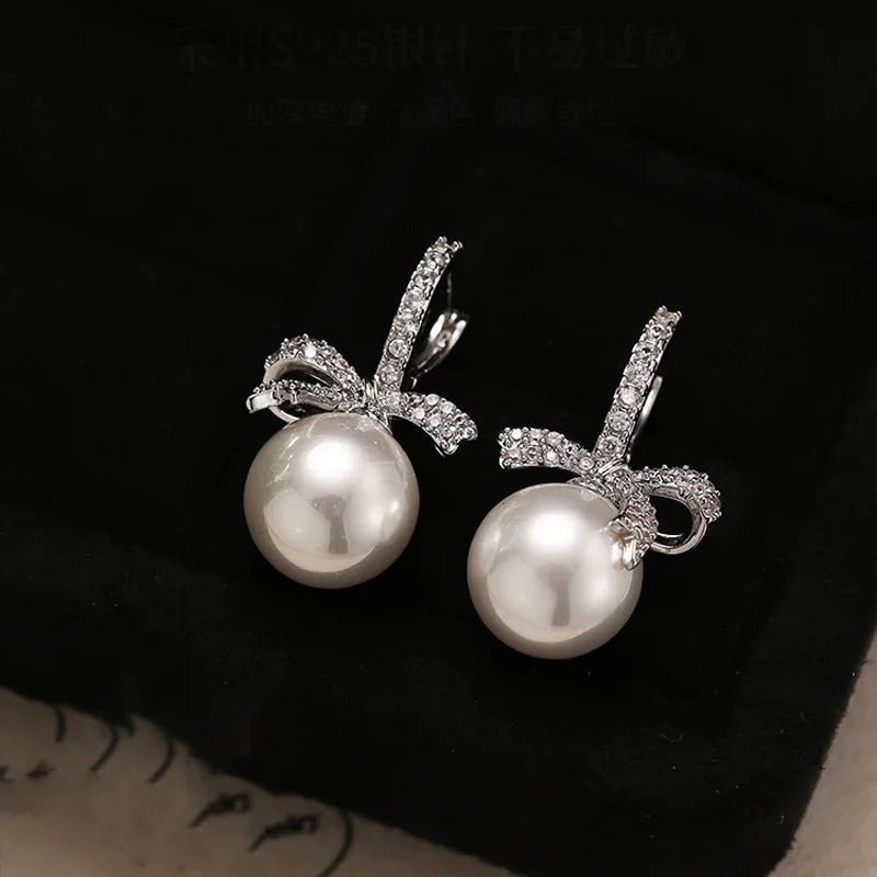 Minimal Silver Round Stud Earrings