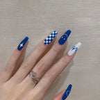 Gradient Wearing Fake Nails Long