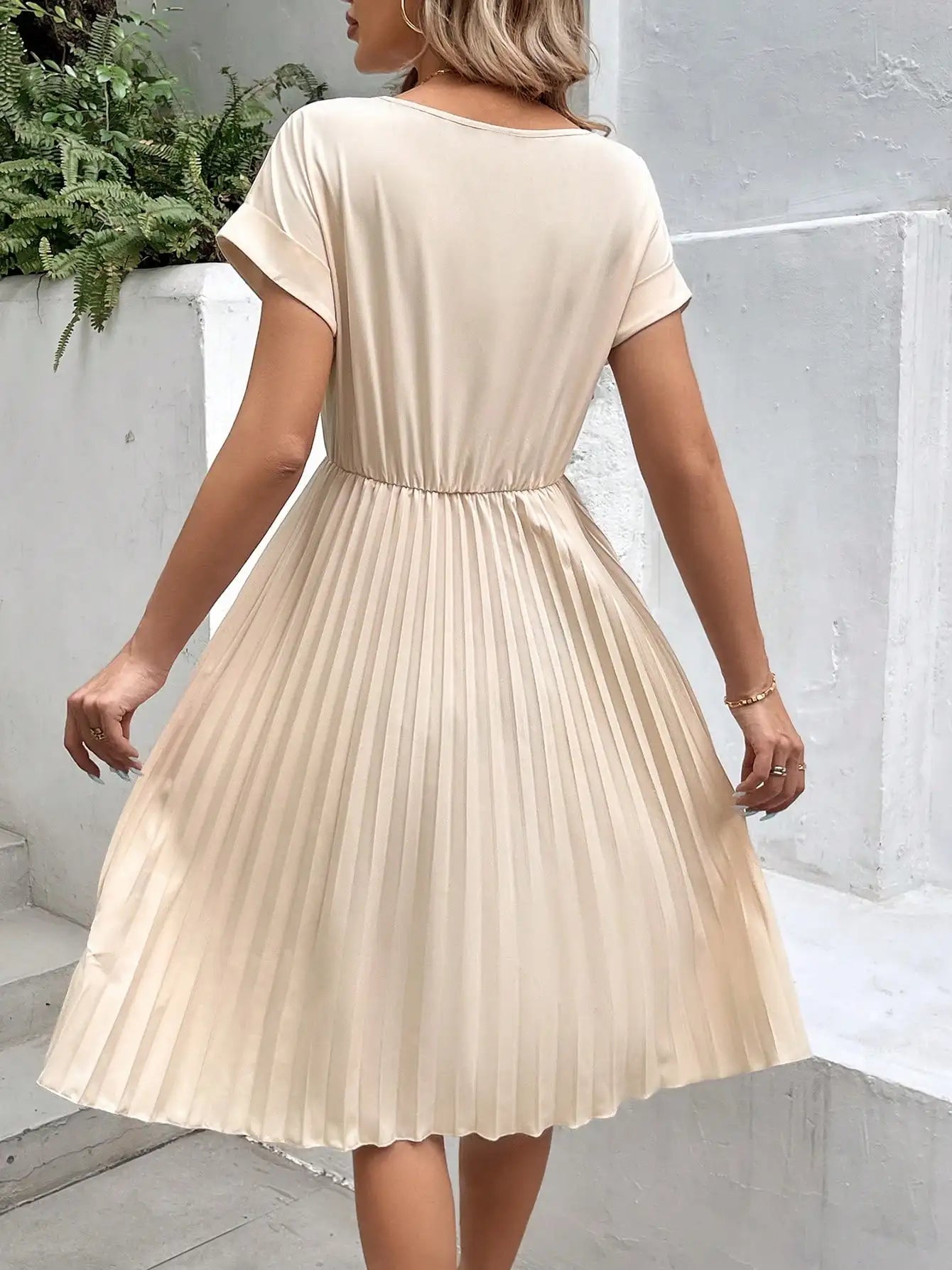 Elegant Ruffled Sleeve Dress