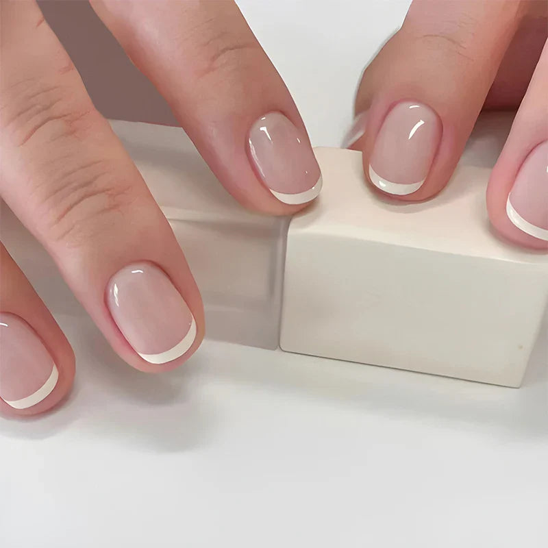 Gradient White Press Nails