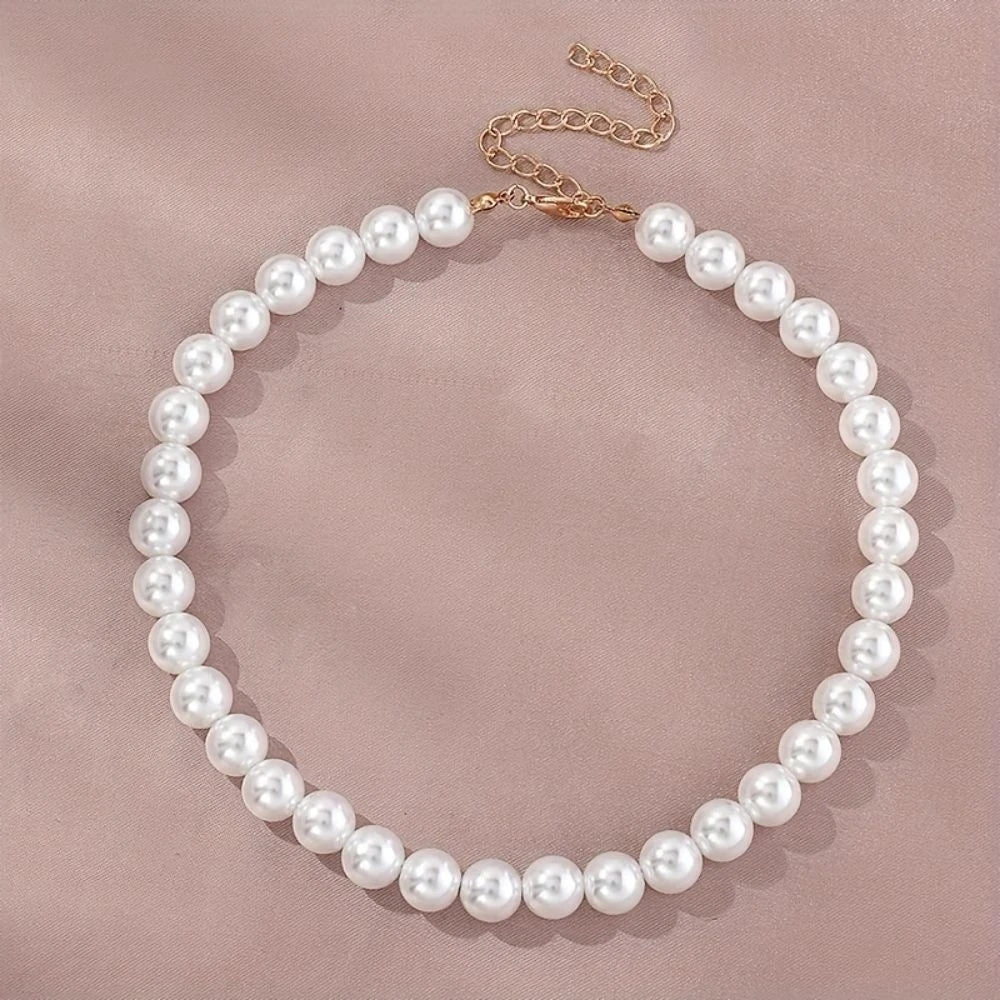 Fashionable Pearl Love Necklace