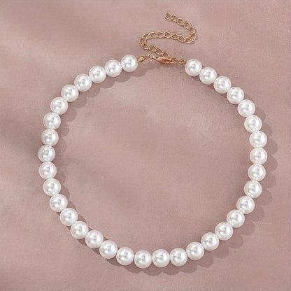 Fashionable Pearl Love Necklace
