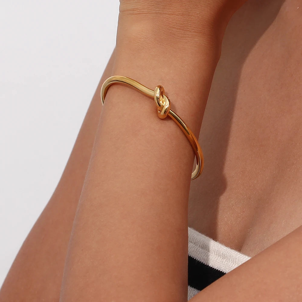 Round Gold Cuff Bracelet