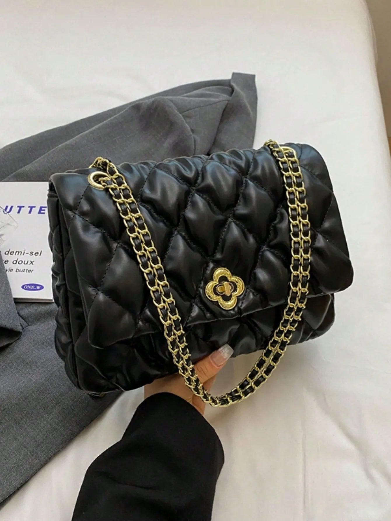 Diamond Pattern Shoulder Bag