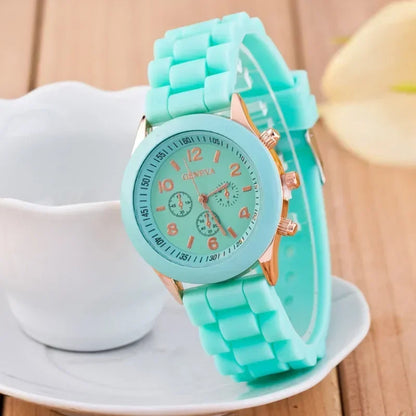 Female Quartz Silicone Strap Watch