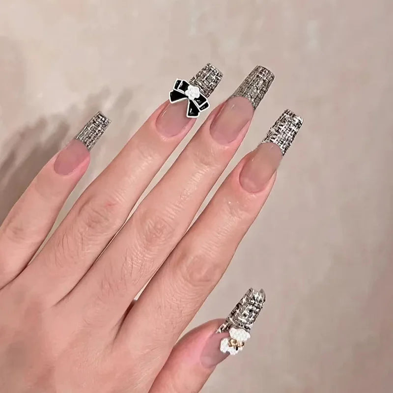 Gradient Wearing Fake Nails Long