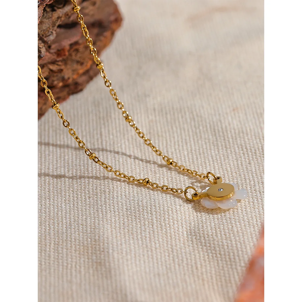 Flower Shell Pendant Necklace