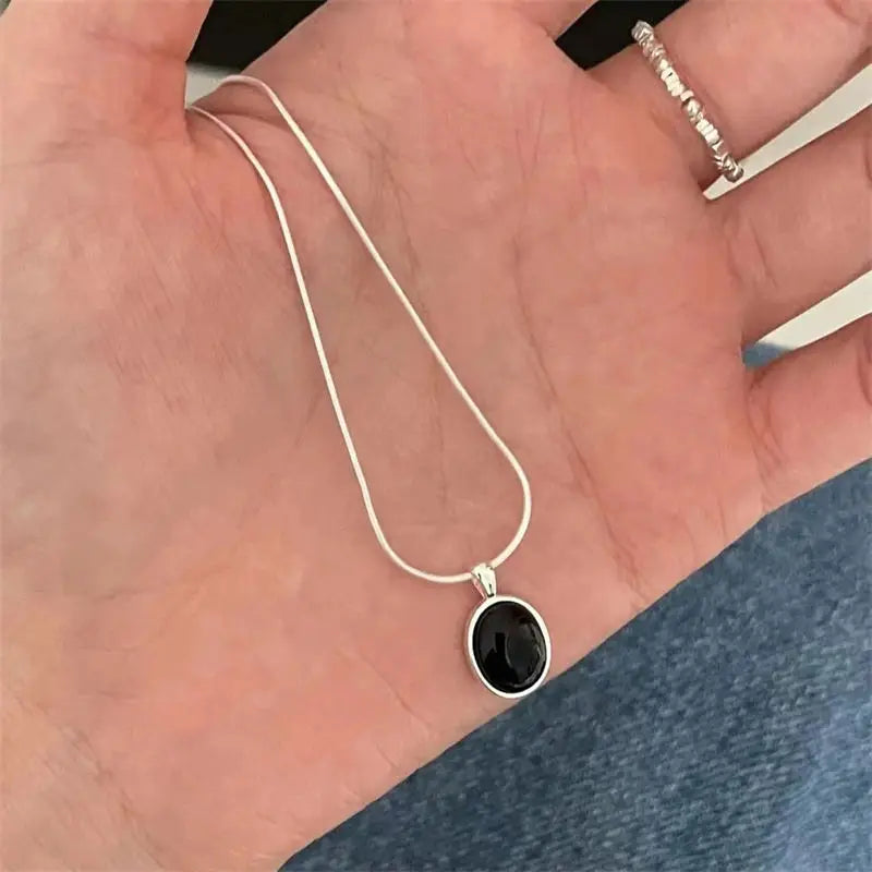 Retro Aquamarine Pendant Necklace