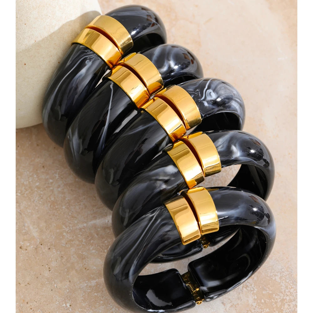 Acrylic Gold Bangle Set