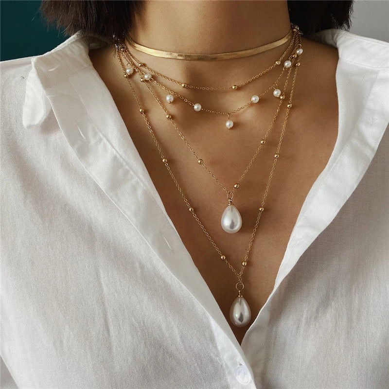 Women’s Hamsa Pendant Necklace