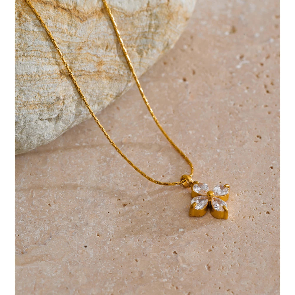 Flower Zircon Pendant Necklace