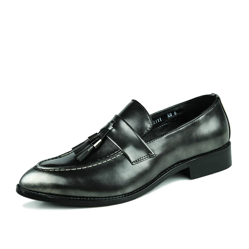 Pointed Fringe Leather Shoes