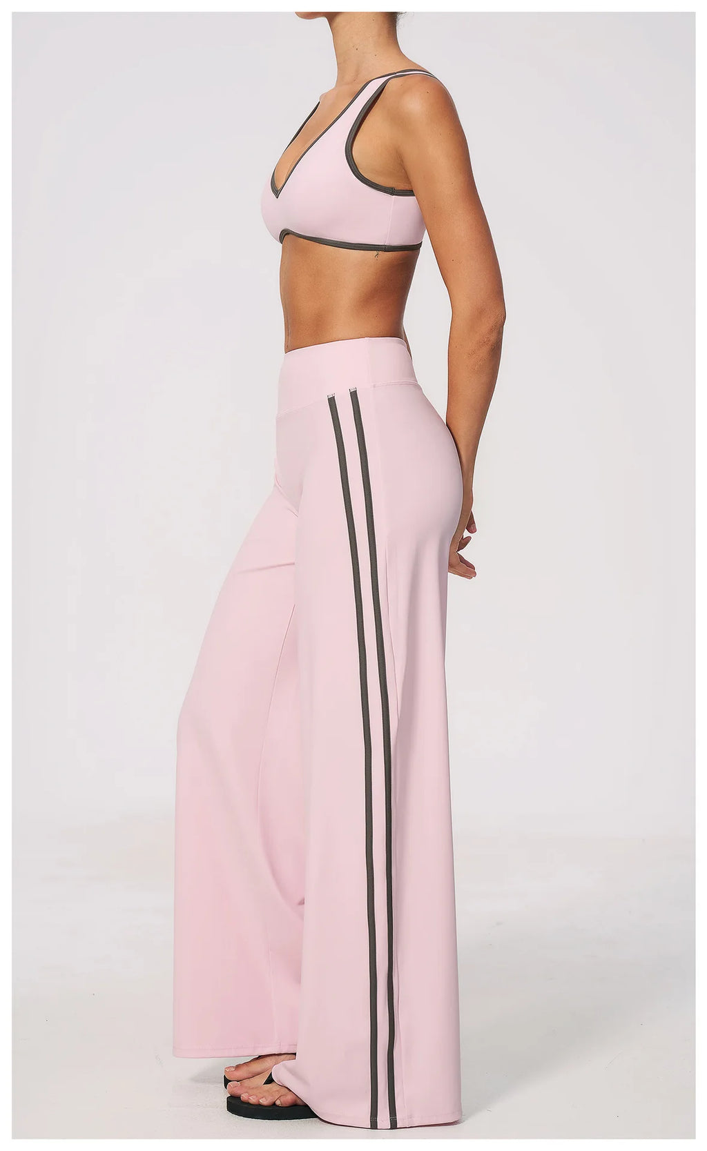 Nylon Striped Sleeveless True-To-Size Fit Two-Piece Yoga Set