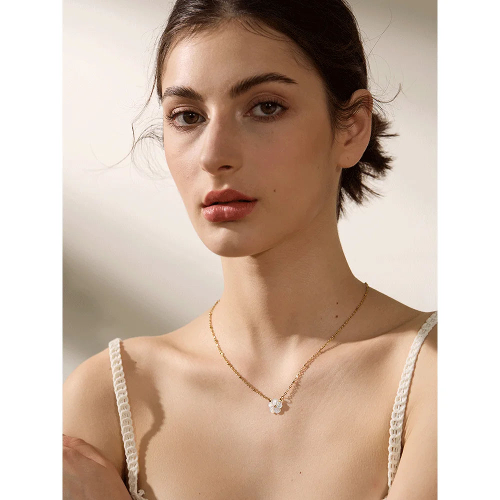 Flower Shell Pendant Necklace