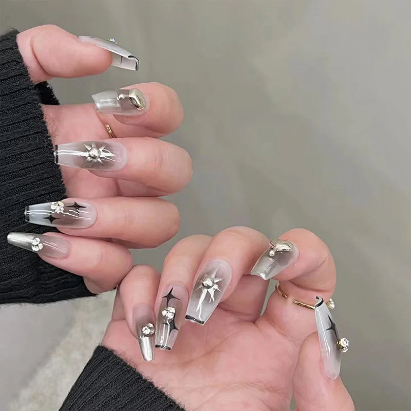 Gradient Wearing Fake Nails Long