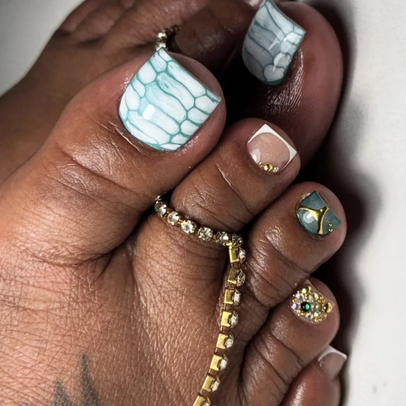 French False Toe Nails Heart