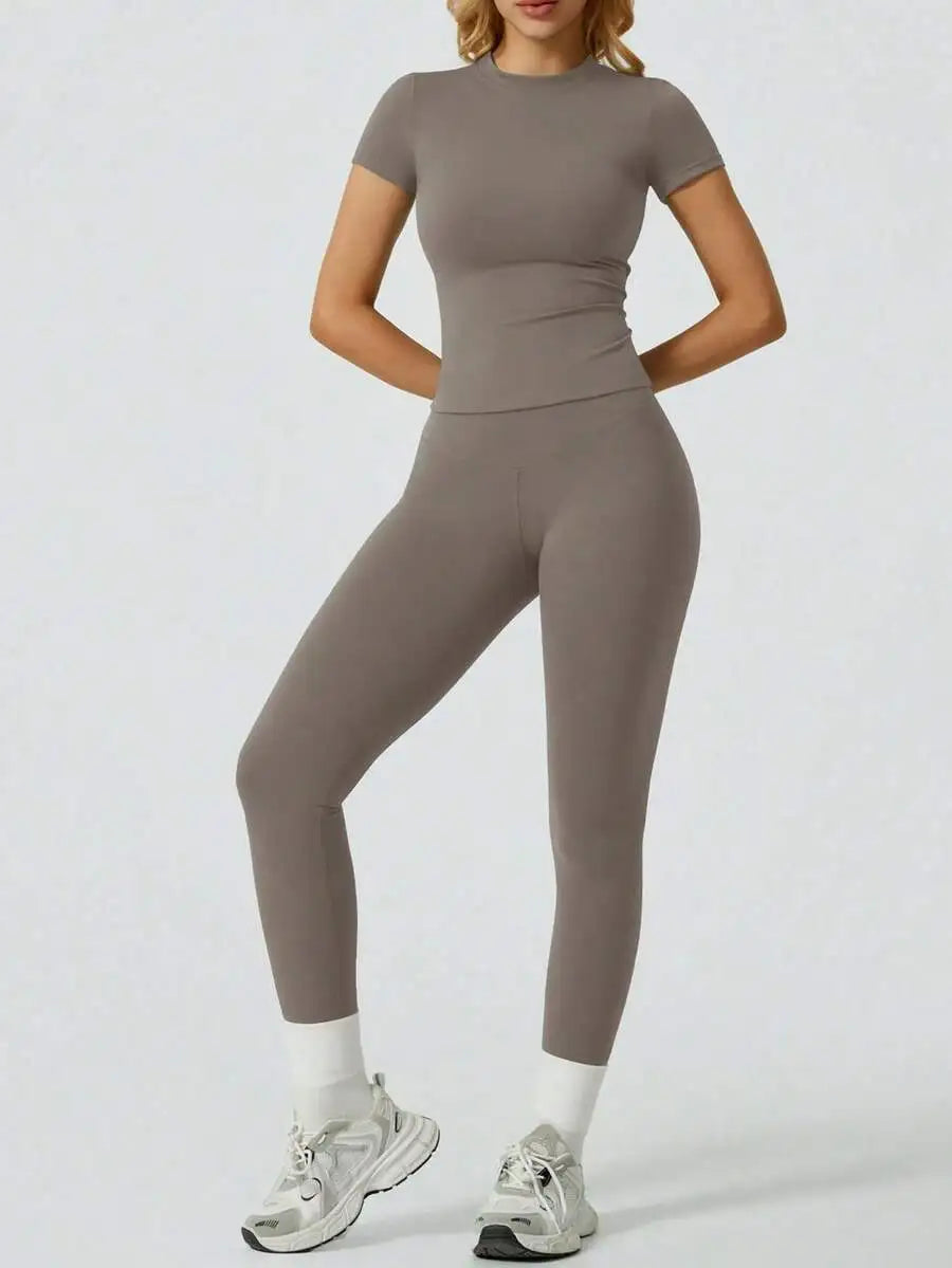 Everyday Nylon Solid Elastic Waist Two-Piece Yoga Set