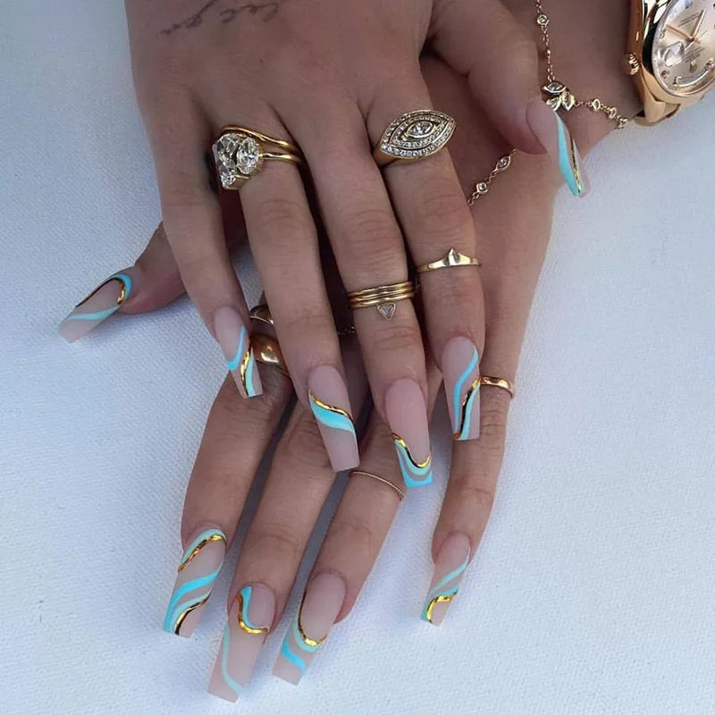 Gradient Wearing Fake Nails Long