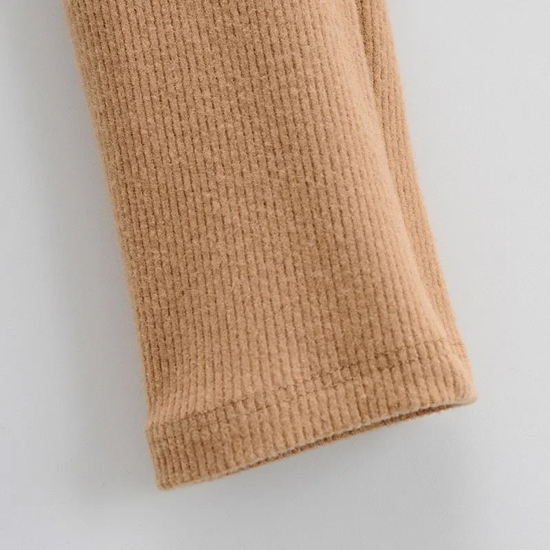 Broadcloth Solid V-Neck True-To-Size Fit Crop Top