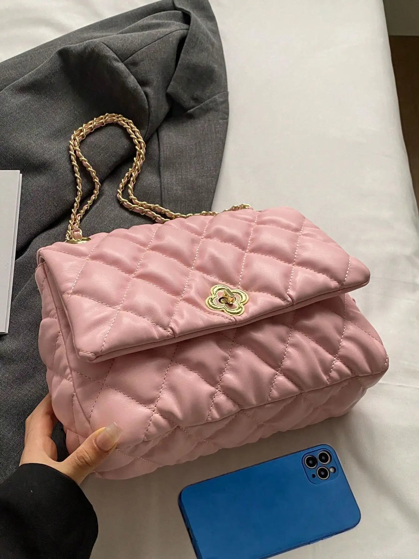 Diamond Pattern Shoulder Bag