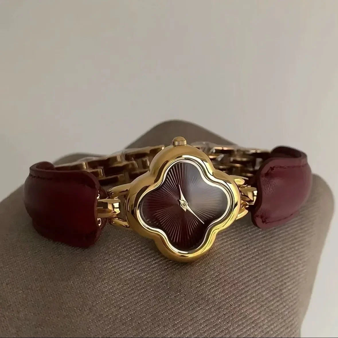 Fashion Flower Dial Women’s Watch