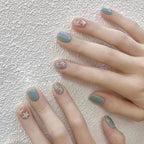 Gradient Wearing Fake Nails Long