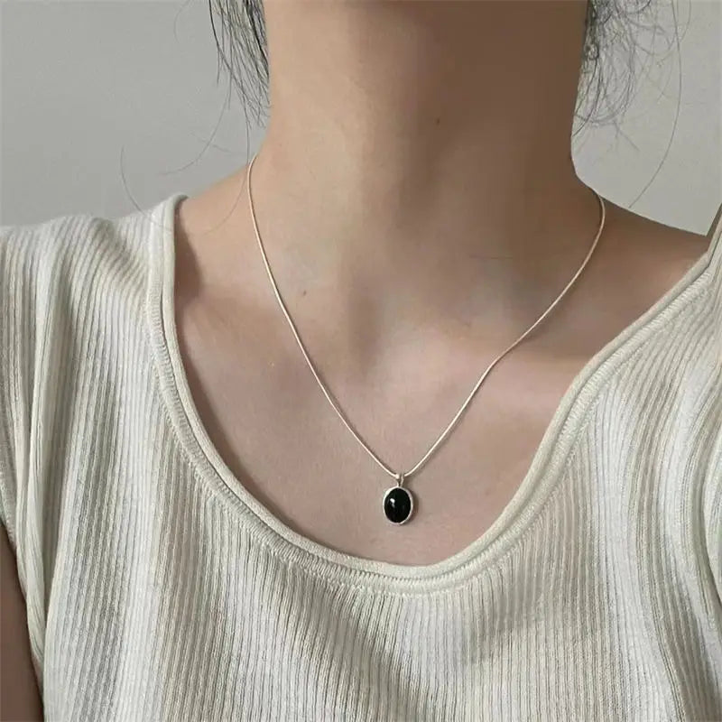 Retro Aquamarine Pendant Necklace