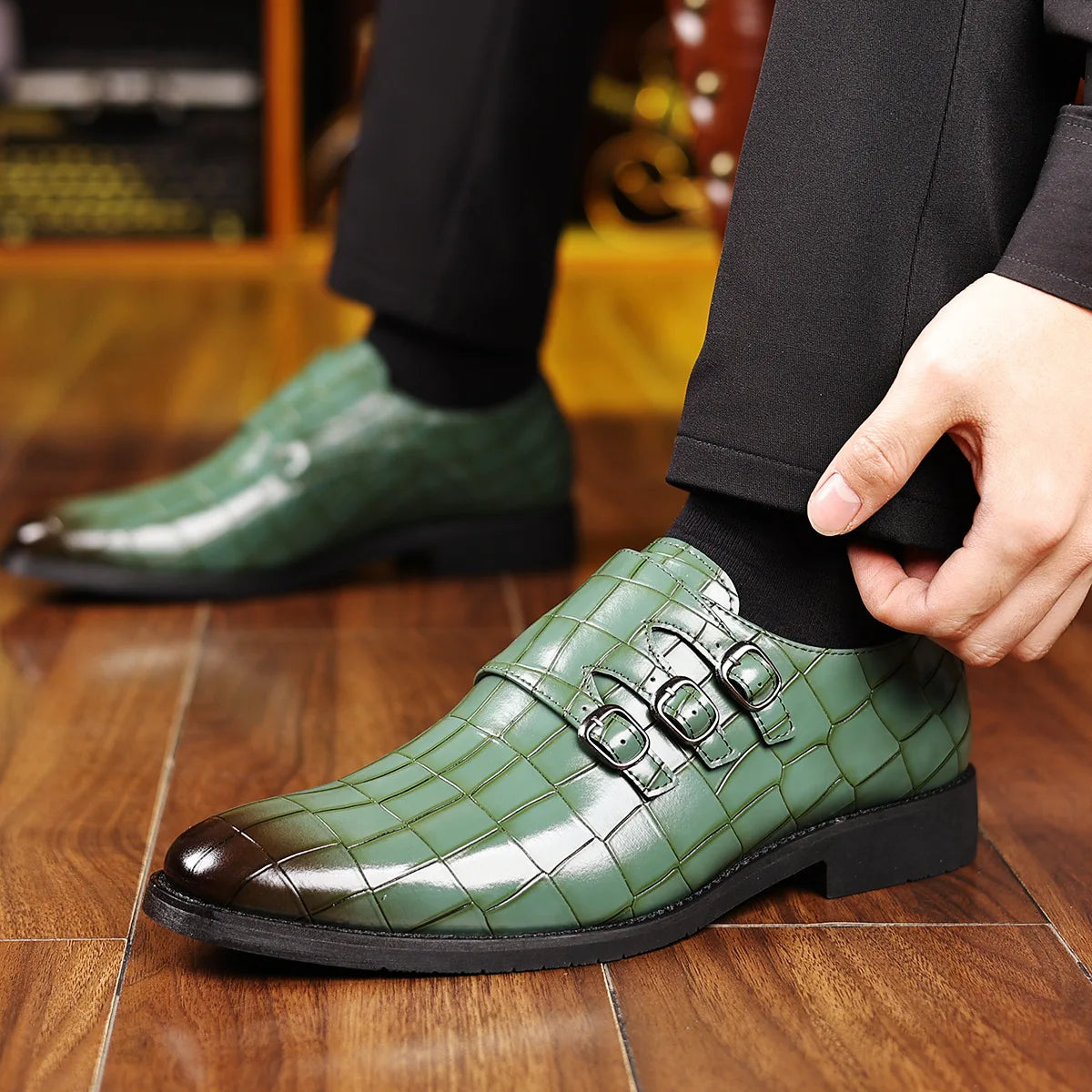Buckle Stone Pattern Shoes
