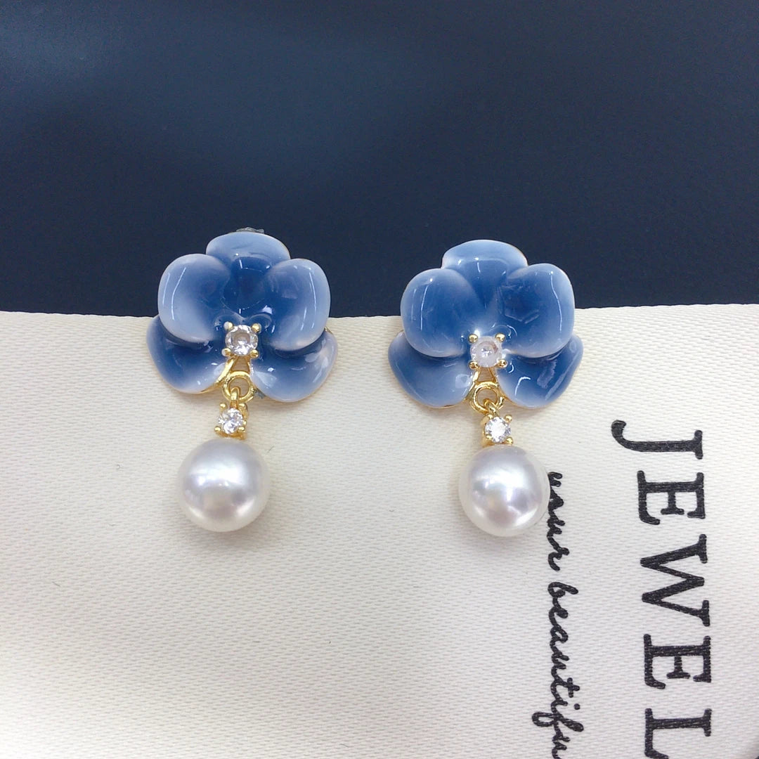 Pearl Plant Stud Earrings
