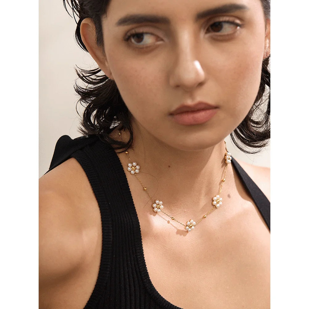 Pearl Plant Pendant Necklace
