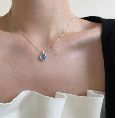 Retro Aquamarine Pendant Necklace
