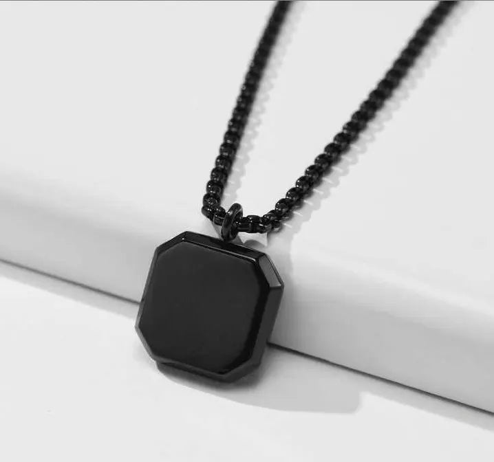 SMALING Black Square Necklace