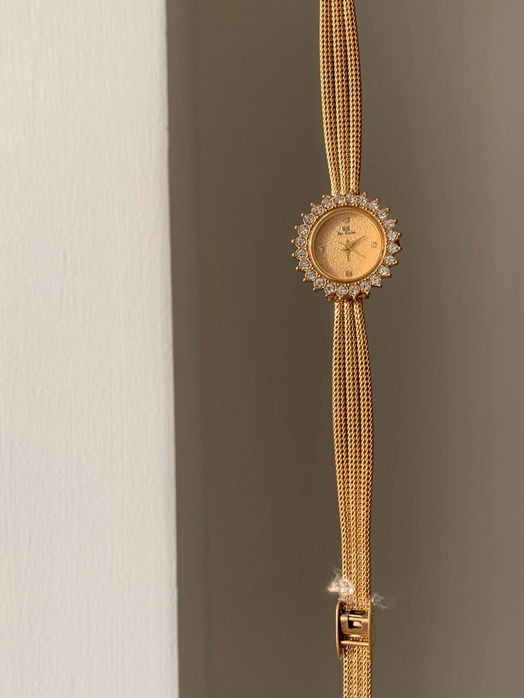 Round Alloy Watch